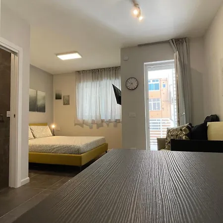 Maya Nest, Sampay Bay E Chicco - Urban Vibe In The Heart Of Daire Bari