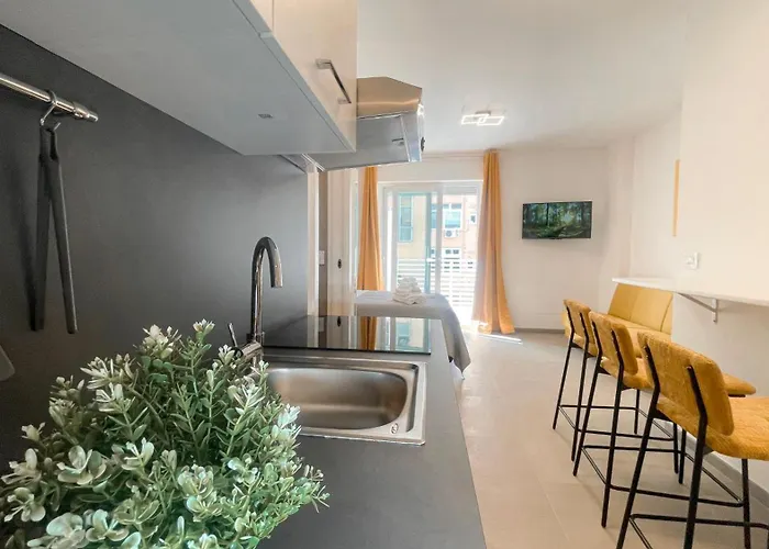 Maya Nest, Sampay Bay E Chicco - Urban Vibe In The Heart Of * Bari