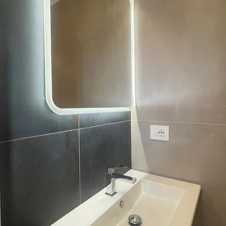 Maya Nest, Sampay Bay E Chicco - Urban Vibe In The Heart Of * Бари