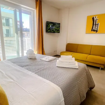 Apartment Maya Nest And Sampay Bay - Urban Vibe In The Heart Of Bari