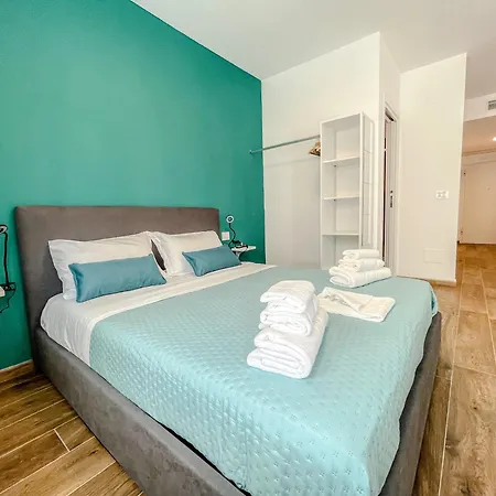 Maya Nest And Sampay Bay - Urban Vibe In The Heart Of Apartment Bari