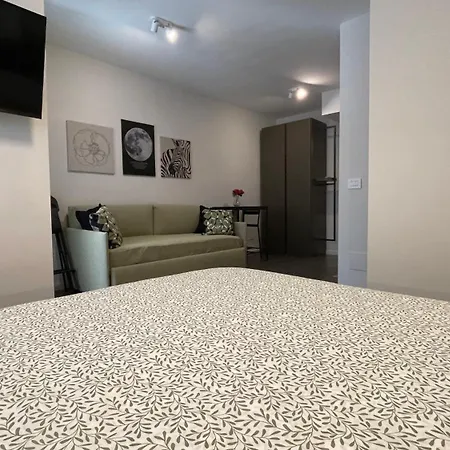 Апартаменты Maya Nest, Sampay Bay E Chicco - Urban Vibe In The Heart Of