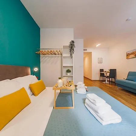 Maya Nest, Sampay Bay E Chicco - Urban Vibe In The Heart Of