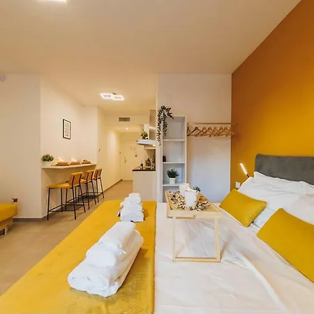 Apartament Maya Nest, Sampay Bay E Chicco - Urban Vibe In The Heart Of