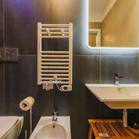 Maya Nest, Sampay Bay E Chicco - Urban Vibe In The Heart Of Apartament *