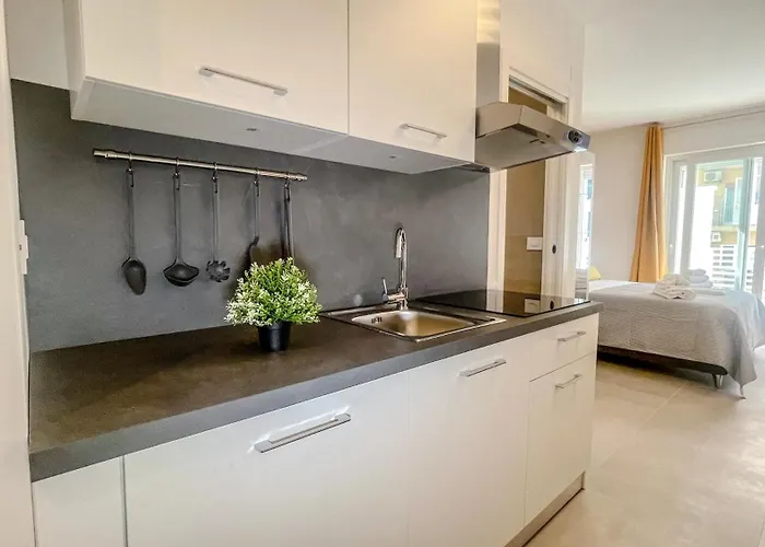 Maya Nest, Sampay Bay E Chicco - Urban Vibe In The Heart Of * Bari