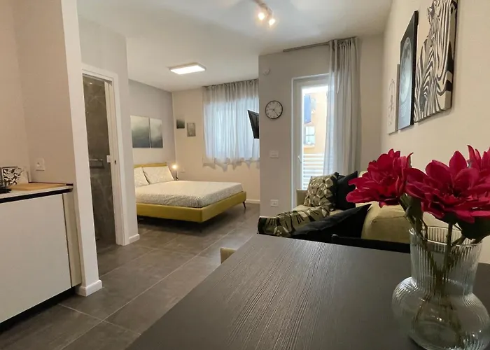 Maya Nest, Sampay Bay E Chicco - Urban Vibe In The Heart Of *